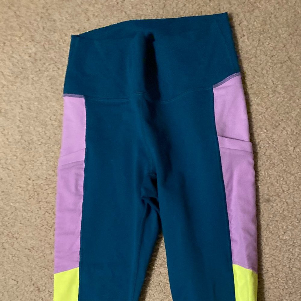 Women's Fabletics Leggings - Picture 1 of 3